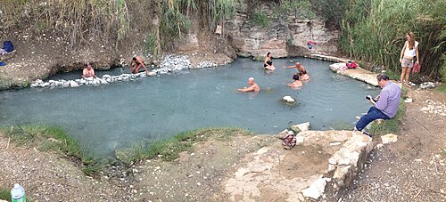 Parkplatz freie Thermalquelle — natural hot spring